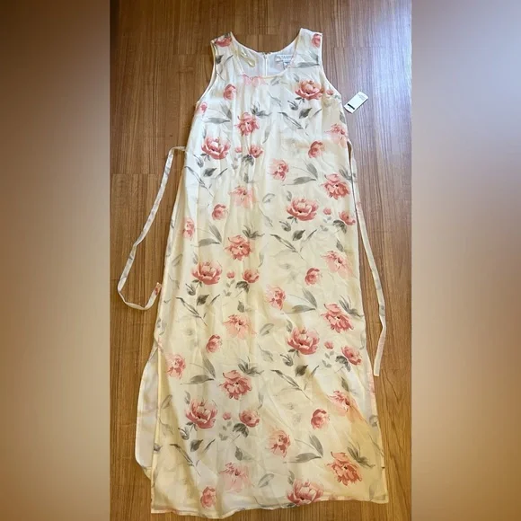 Valerie Stevens pure silk long, floral